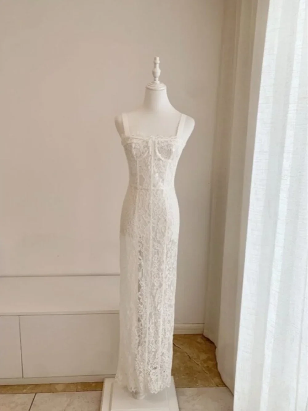 Helsa The Lace Column Dress-White - Picture 5 of 13